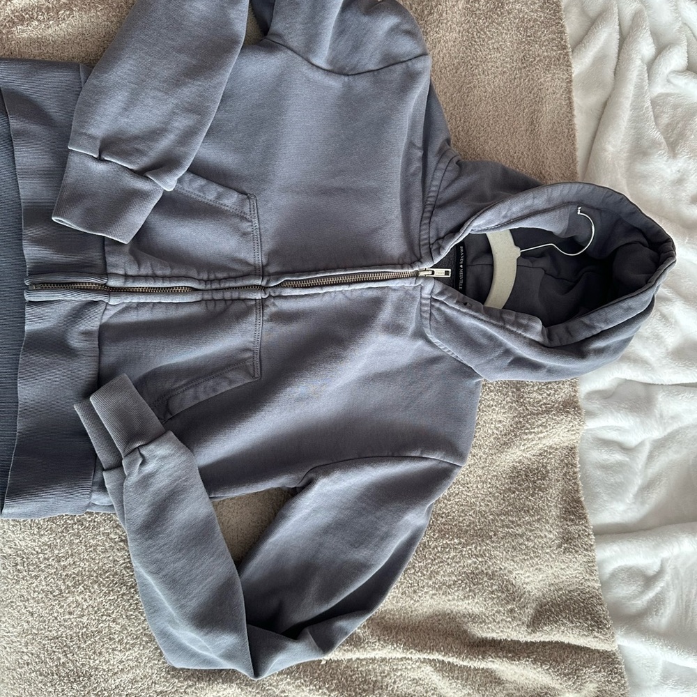 Brandy Melville Zip-Up Hoodie cropped navy blue